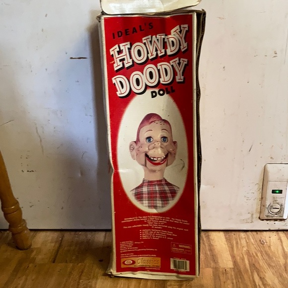 Howdy doody doll doll in perfect condition box bad - Picture 1 of 3